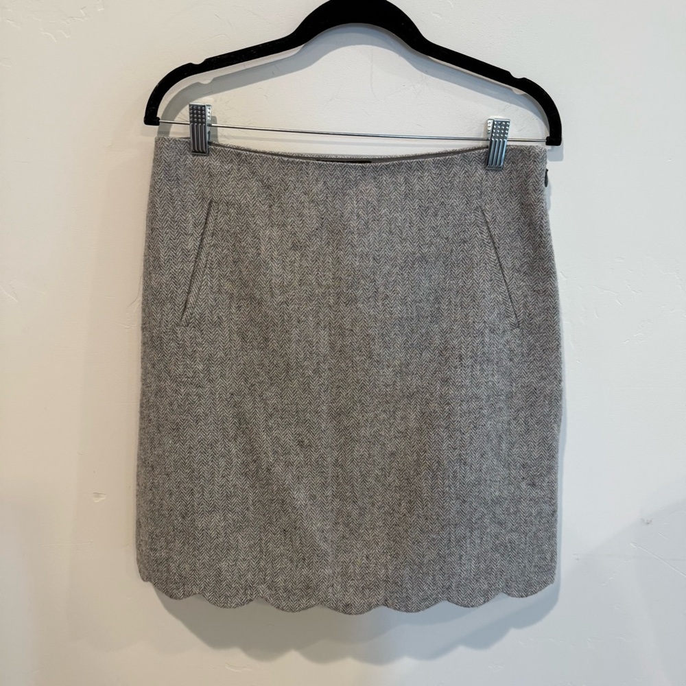 Talbots Gray Wool Knee Length Skirt Womens 8 Petite Scalloped Office Work Career